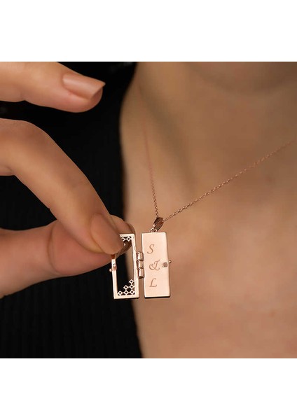 ​Gümüş Rose Kapaklı Kişiye Özel Kolye fiyatları