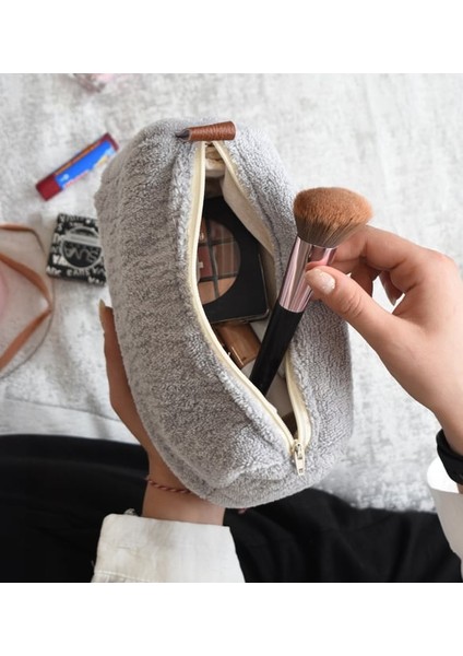 Ayıcı Oyuncak Fermuarlı Peluş Makyaj Çantası (Kısa Tüylü) – Kadınlar Için En Yeni Makyaj Çantası