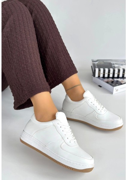 Ceyyan Beyaz Cilt Bağcıklı Spor Ayakkabı