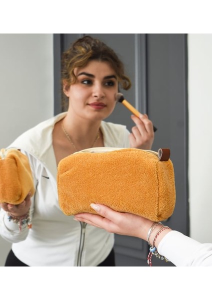 Ayıcı Oyuncak Fermuarlı Peluş Makyaj Çantası (Kısa Tüylü) – Kadınlar Için En Yeni Makyaj Çantası