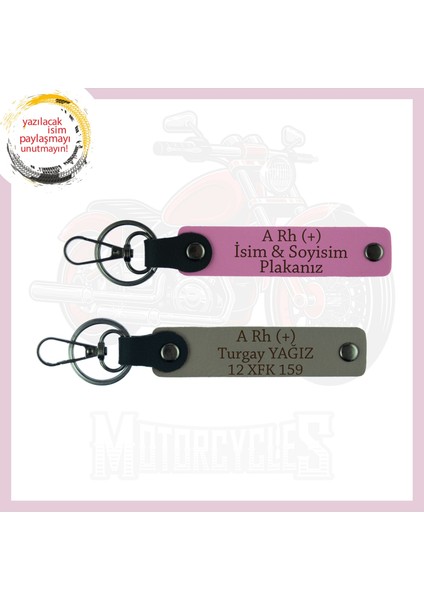 Kül Gri-Pembe, Motorcu Yolculara Özel, Isim Plaka ve Kan Grubu Yazılı Güvenli Sürüş Anahtarlık