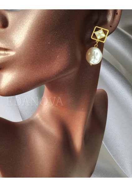 Yonca Çiçek Desenli Gold Inci Sallantılı Paslanmaz Çelik Küpe fiyatları