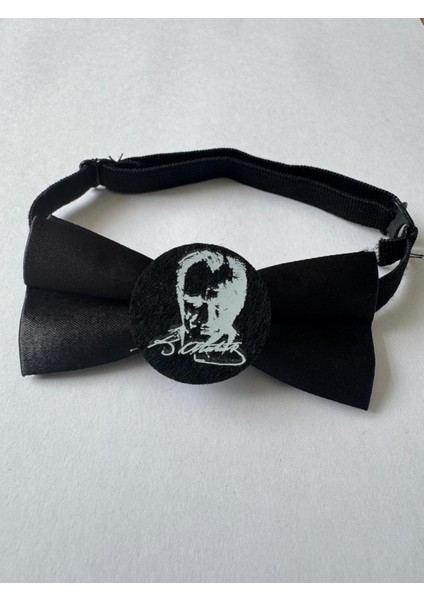 Atatürk Imzalı ve Silüetli 23 Nisan /19 Mayıs / 29 Ekim / 10 Kasım Için Ayarlanabilir Lastikli Saten Çocuk Papyon