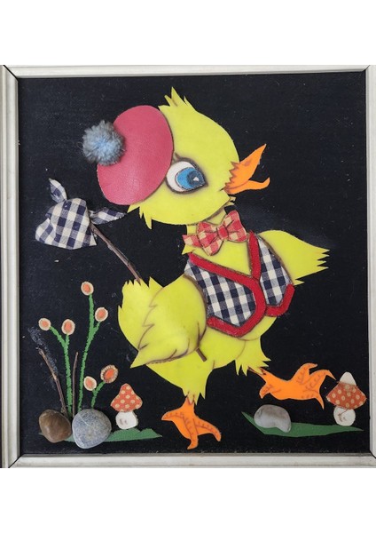 Bez Üzeri Dogal Malzeme Civciv Tablo. Kat Kat Yapistirma, Tas, Dal Gibi Malzemeler ile Yapilmis modelleri