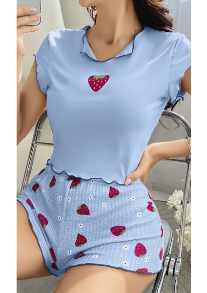 Kadın Mavi Çilek Desenli Askılı Şortlu Pijama Takım