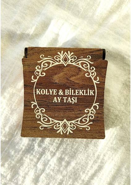 Özel Kutusunda Doğal Ay Taşı Kolye ve Bileklik Seti fırsatları