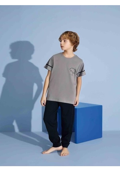 Erkek Çocuk Dinazor Desenli Pijama Takımı modelleri