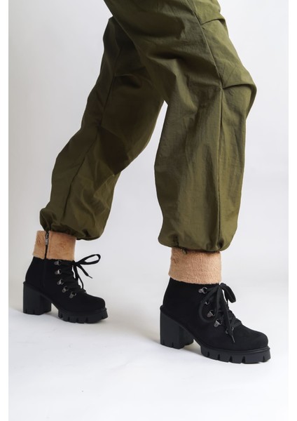 Emma Bağcıklı Fermuarlı Ortopedik Taban Topuklu Kürk Detaylı Süet Kadın Bot St - Siyah