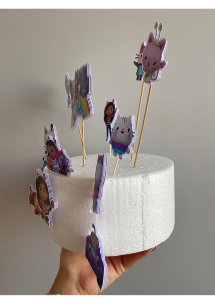 Gabby’s Dollhouse Temalı 3D Cake Topper Seti | Renkli Doğum Günü Pasta Kürdanı (Çoklu) fiyatları