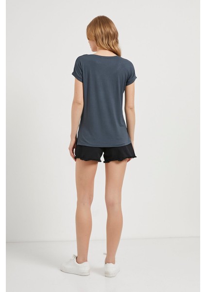 V Yaka Salaş Viskon T-Shirt indirimleri