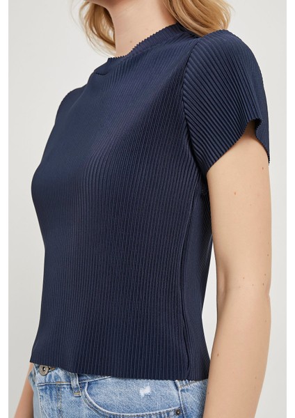 Armalıfe 0001 Piliseli Kısa Kol Kadın Bluz fırsatları