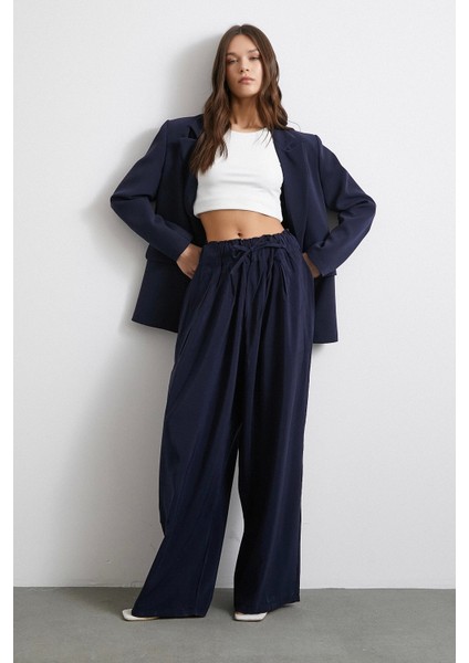 Beli Büzgülü Geniş Paça Rahat Pantolon Lacivert modelleri