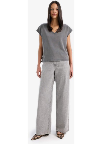 Regular Fit V Yaka Basic Düz Premium Kolsuz Tişört E5486AX25SP fiyatları