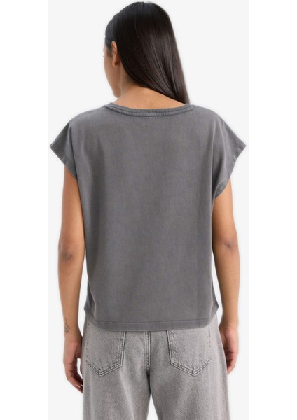 Regular Fit V Yaka Basic Düz Premium Kolsuz Tişört E5486AX25SP indirimleri