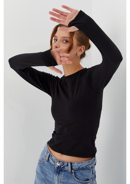 Parmak Geçmeli Body Sıyah