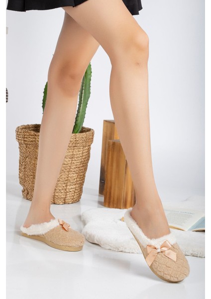 Kapalı Kadın Ev Terliği Kışlık Fiyonklu modelleri