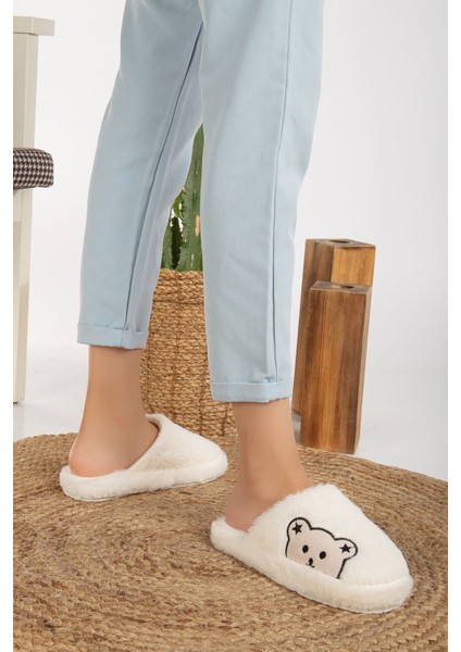 Kadın Panda Figürlü Sessiz Taban Peluş Ev Terliği fırsatları