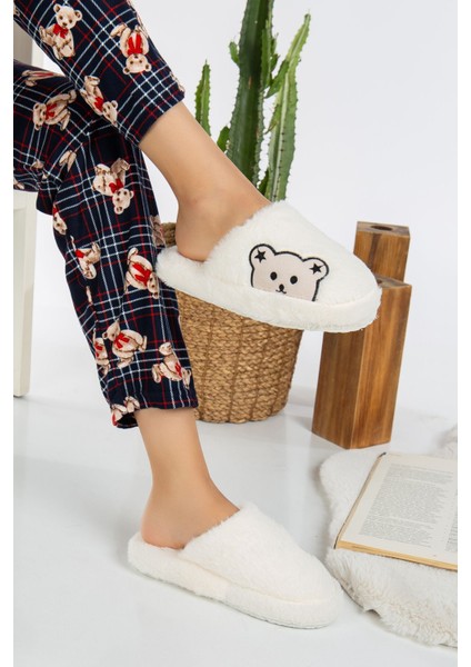 Kadın Panda Figürlü Sessiz Taban Peluş Ev Terliği indirimleri