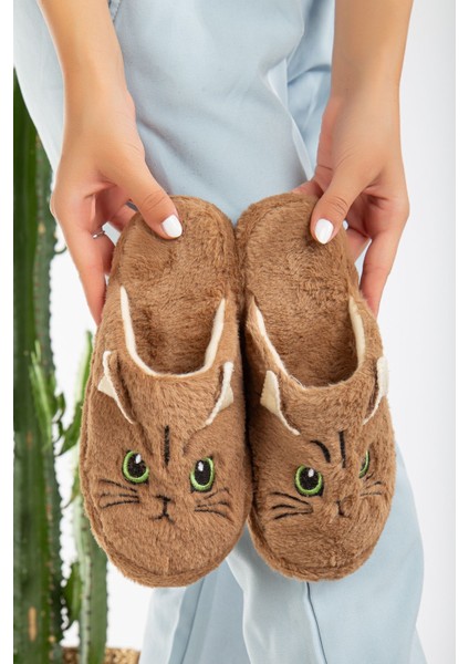 Kadın Kedi Figürlü Sessiz Taban Peluş Ev Terliği
