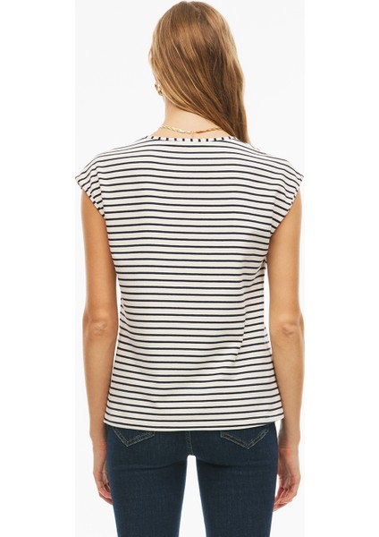 Carmans Regular Fit Düşük Kollu Bisiklet Yaka Ekru Lacivert Renk Kadın Tişört fırsatları