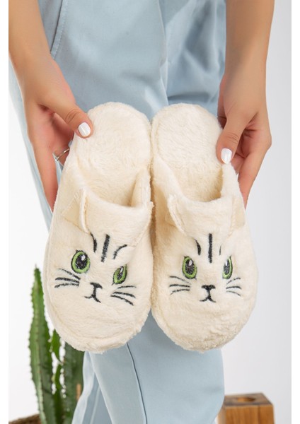 Kadın Kedi Figürlü Sessiz Taban Peluş Ev Terliği
