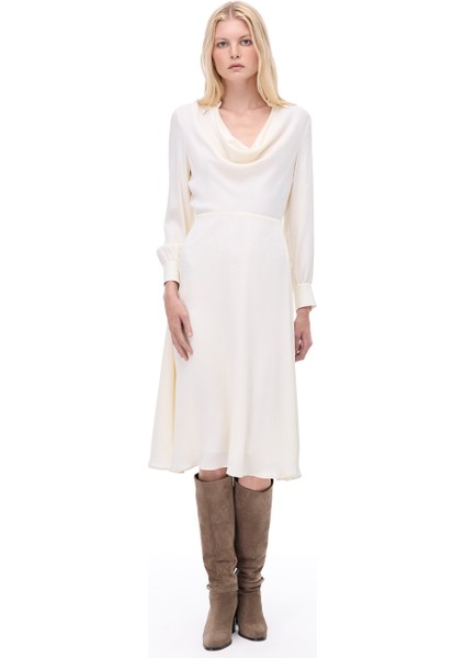 Akelas Regular Fit Diz Altı Takma Kol Dik Yaka Bej Renk Elbise