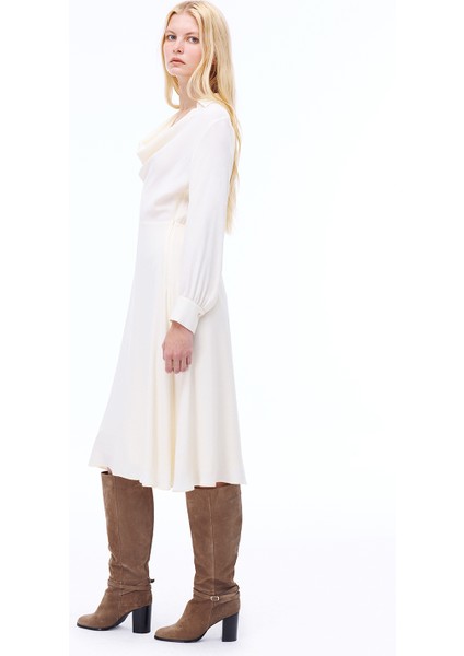 Akelas Regular Fit Diz Altı Takma Kol Dik Yaka Bej Renk Elbise fiyatları