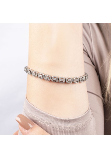 Sıralı Baget Taşlı Gümüş Bileklik NUR-BK00201