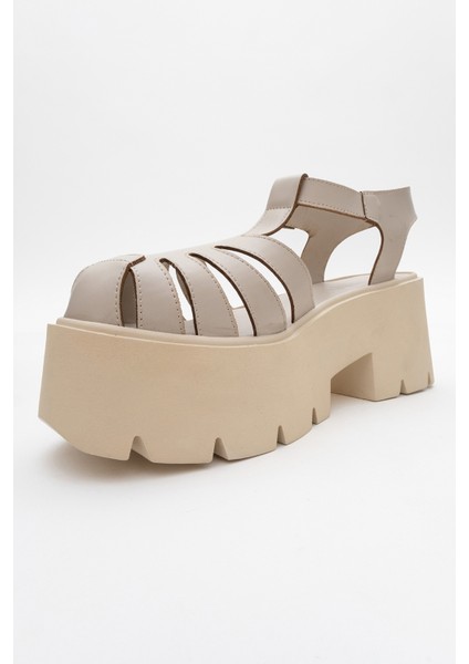 VERUA Krem Kadın Kalın Tabanlı Sandalet fırsatları
