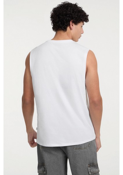 Guess Erkek Beyaz Kolej Baskılı Atlet fırsatları