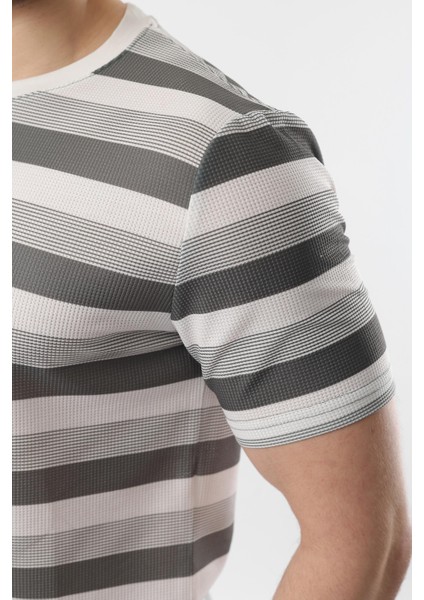 Haki Bisiklet Yaka Çizgili Erkek T-Shirt E7118 fırsatları