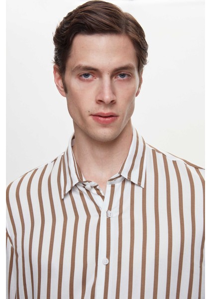 Slim Fit Kırık Beyaz Düz Gömlek fırsatları