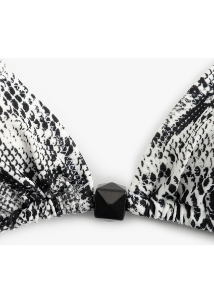 Aksesuarlı Yılan Desenli Üçgen Bikini Üstü modelleri