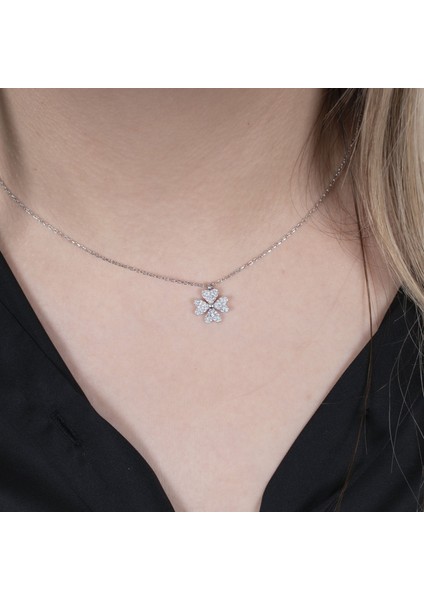 Beyaz Yonca Gümüş Kolye NUR-KY03183