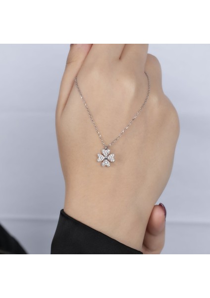 Beyaz Yonca Gümüş Kolye NUR-KY03183 modelleri