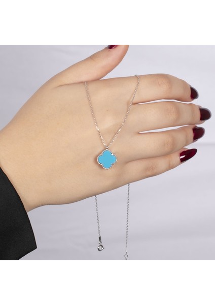 Beyaz Zirkon Çerçeveli Mavi Yonca Gümüş Kolye NUR-KY03161 fırsatları