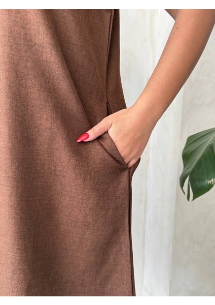 Halter Yaka Detaylı Salaş Kadın Elbise