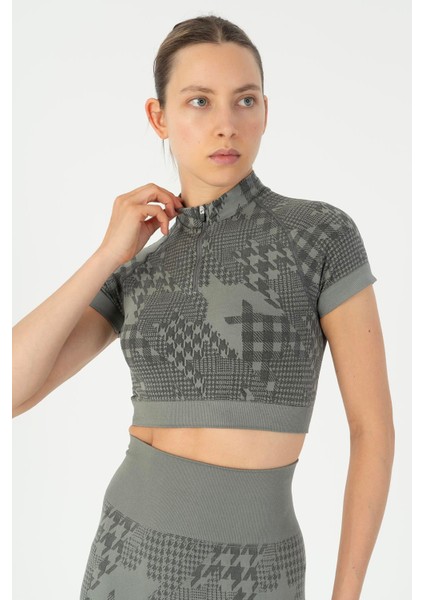 SlimFit Kadın Bisiklet Yaka Siyah Crop Top