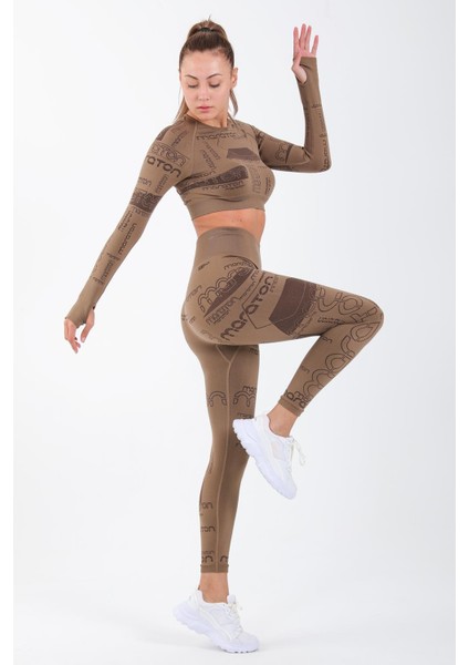 SlimFit Kadın Bisiklet Yaka Uzun Kol Kakao Crop Top 816025 indirimleri