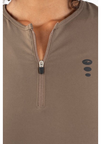 SlimFit Kadın Bisiklet Yaka Kakao Crop Top fırsatları