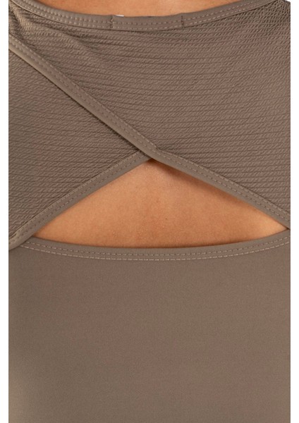 SlimFit Kadın Bisiklet Yaka Kakao Crop Top indirimleri