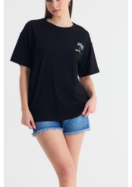 Siyah Nakış Detaylı Oversize Tişört 2150-16 modelleri