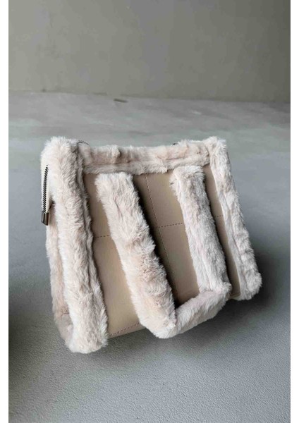 ÇNT-3004 Taba Mat Deri Angora Kürk Detaylı Omuz ve Kol Çantası