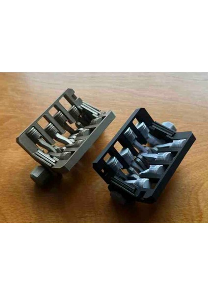 Hareketli V8 Motor Maketi