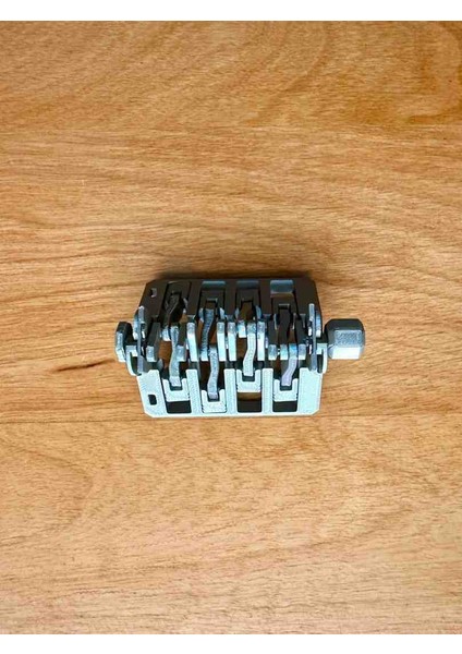 Hareketli V8 Motor Maketi