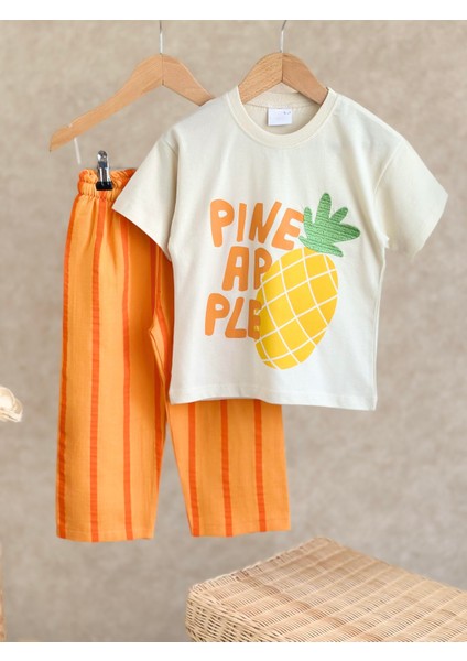 Unisex Çocuk Pamuklu Ekru Pineapple Sloganlı T-Shirt ve Çizgili Bermuda Takım