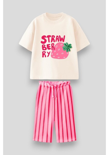 Kız Çocuk Pamuklu Ekru Çilek Desenli T-Shirt ve Pembe Çizgili Bermuda Takım - Strawberry Sloganlı