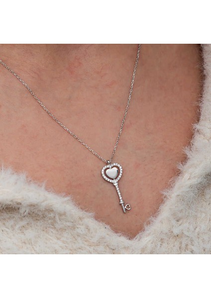 Gümüş Kalpli Anahtar Kadın Kolye fırsatları