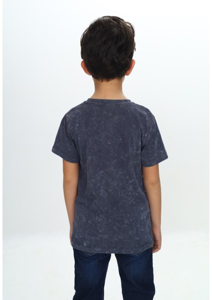 Erkek Çocuk Yıkamalı Göğsü Baskılı Tişört modelleri