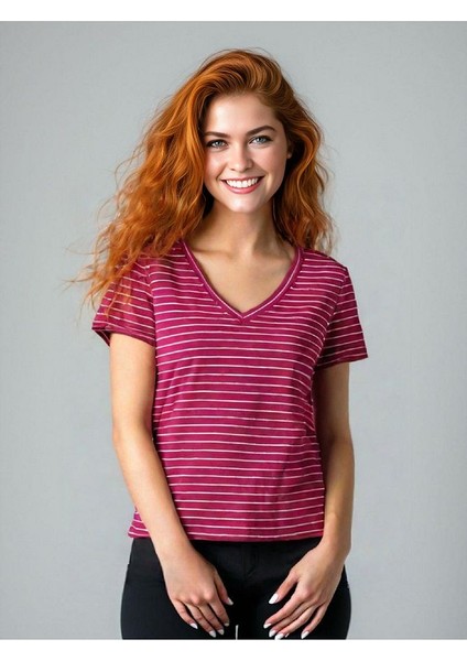 Kadın V Yaka Çizgili Yumuşak Dokulu Viskon T-Shirt